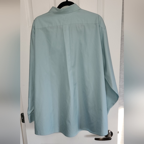 L.L. Bean Long Sleeve Button Down Shirt - Picture 2 of 4